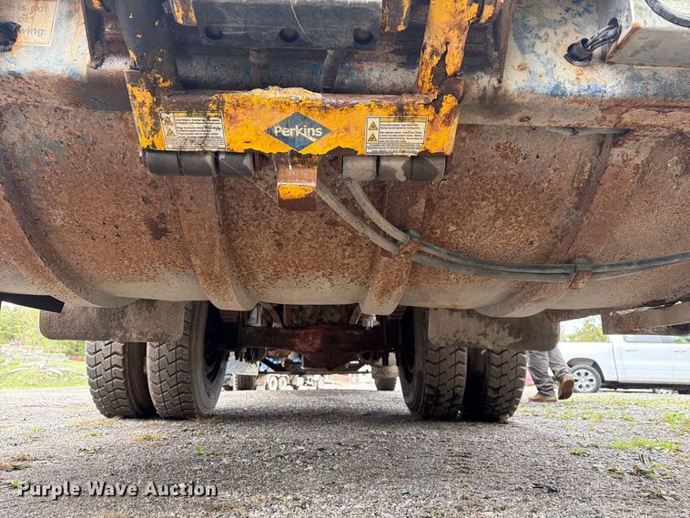 image for item FG3035 1991 Mack MR688P refuse truck