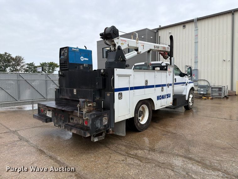 image for item FH6420 2018 Ford F750 Super Duty Ext. Cab utility / service truck