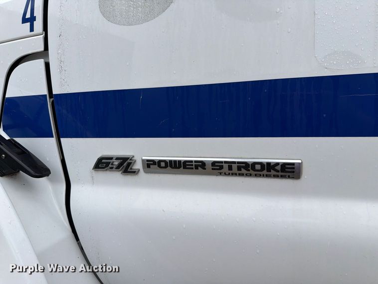 image for item FH6420 2018 Ford F750 Super Duty Ext. Cab utility / service truck