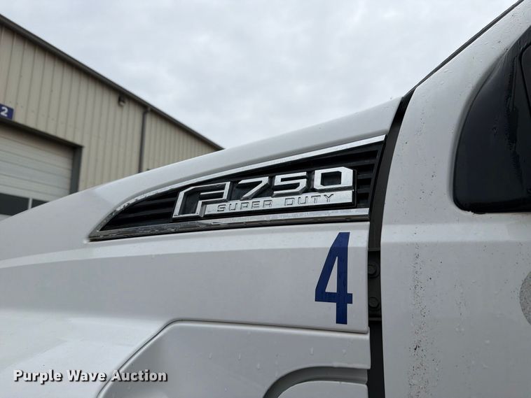 image for item FH6420 2018 Ford F750 Super Duty Ext. Cab utility / service truck