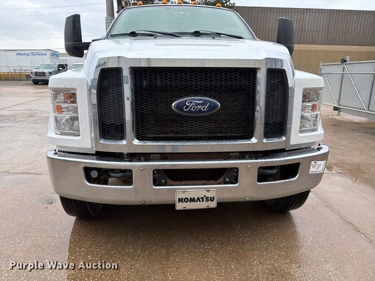 image for item FH6420 2018 Ford F750 Super Duty Ext. Cab utility / service truck