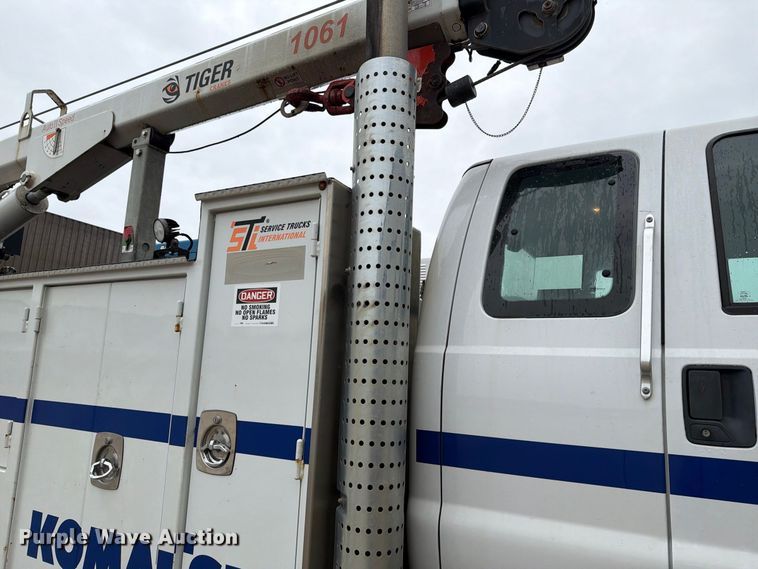 image for item FH6420 2018 Ford F750 Super Duty Ext. Cab utility / service truck