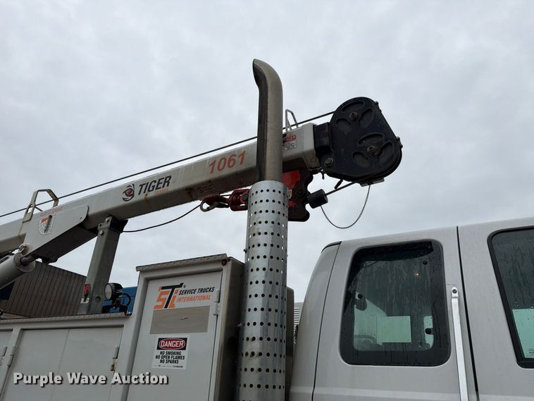 image for item FH6420 2018 Ford F750 Super Duty Ext. Cab utility / service truck