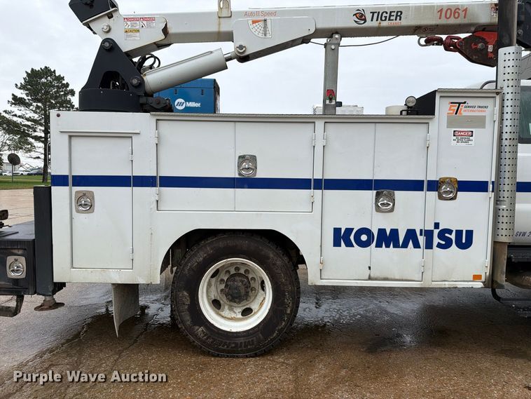 image for item FH6420 2018 Ford F750 Super Duty Ext. Cab utility / service truck