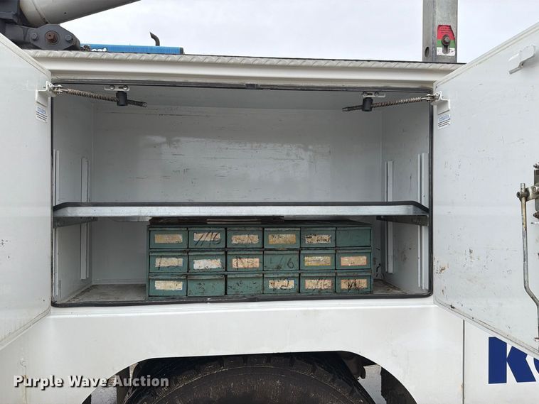 image for item FH6420 2018 Ford F750 Super Duty Ext. Cab utility / service truck
