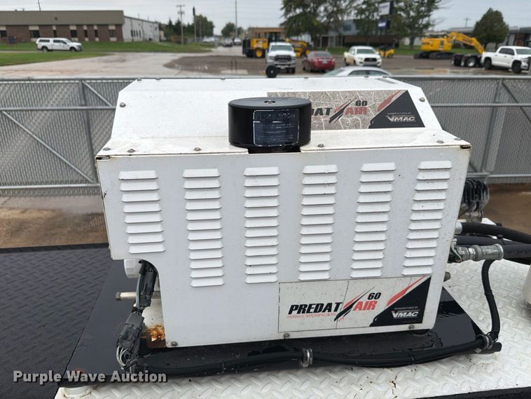 image for item FH6420 2018 Ford F750 Super Duty Ext. Cab utility / service truck