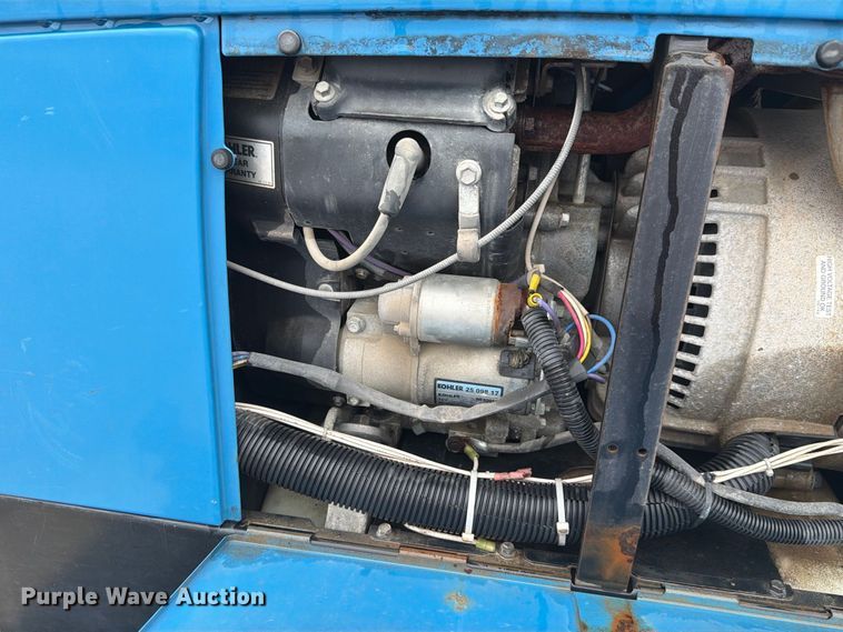 image for item FH6420 2018 Ford F750 Super Duty Ext. Cab utility / service truck