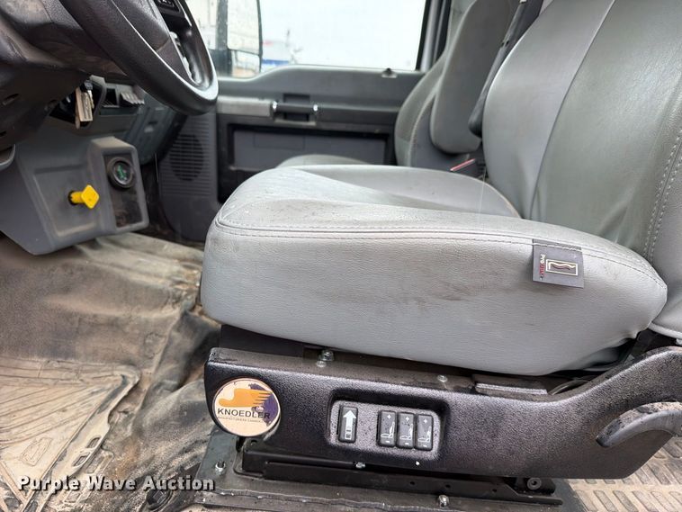 image for item FH6420 2018 Ford F750 Super Duty Ext. Cab utility / service truck