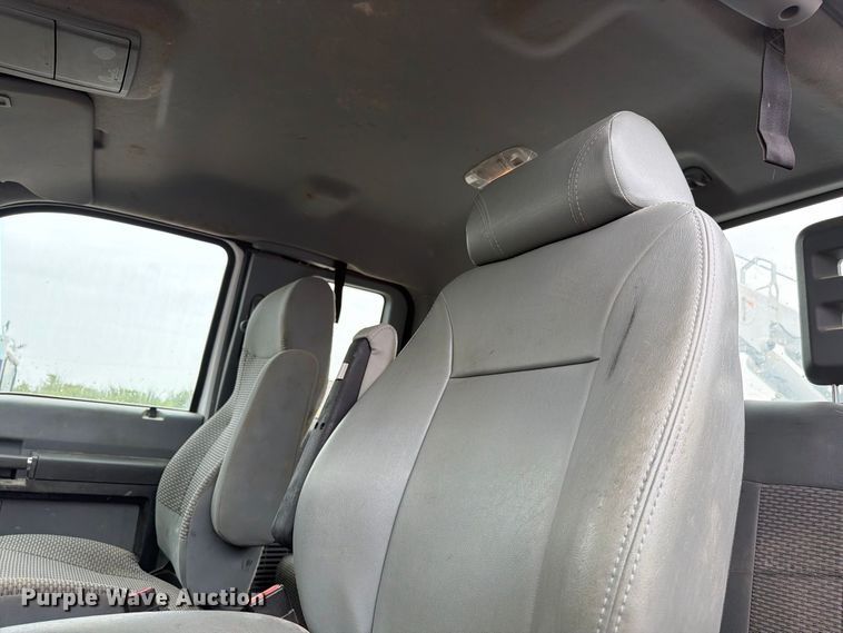 image for item FH6420 2018 Ford F750 Super Duty Ext. Cab utility / service truck
