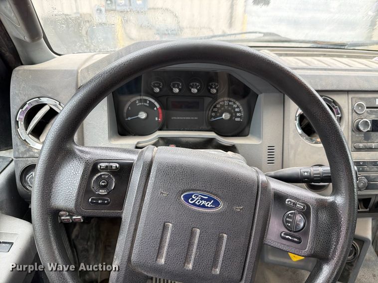 image for item FH6420 2018 Ford F750 Super Duty Ext. Cab utility / service truck