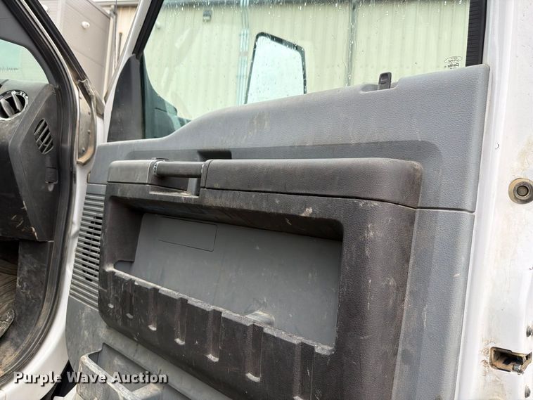 image for item FH6420 2018 Ford F750 Super Duty Ext. Cab utility / service truck