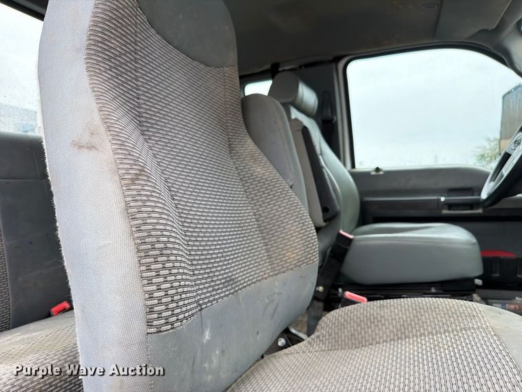image for item FH6420 2018 Ford F750 Super Duty Ext. Cab utility / service truck