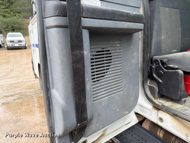 image for item FH6420 2018 Ford F750 Super Duty Ext. Cab utility / service truck