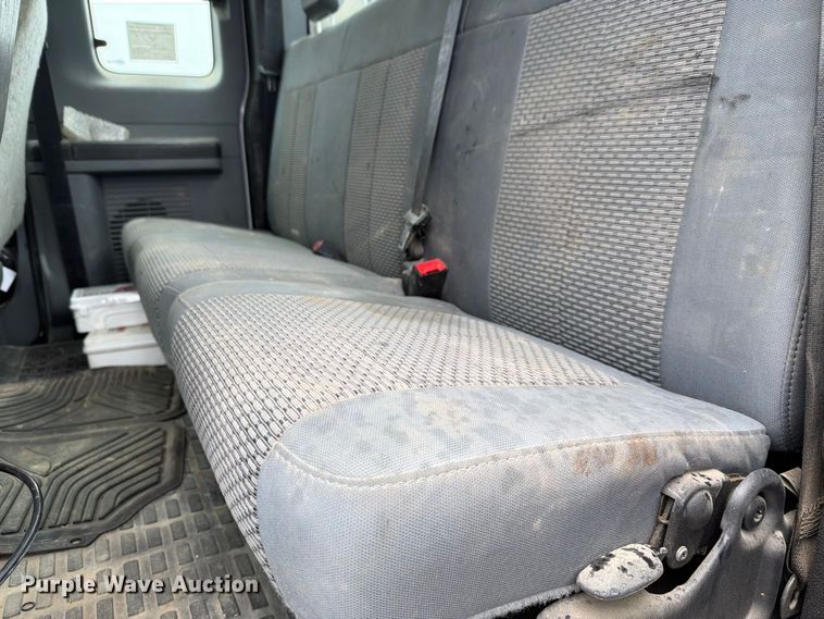 image for item FH6420 2018 Ford F750 Super Duty Ext. Cab utility / service truck