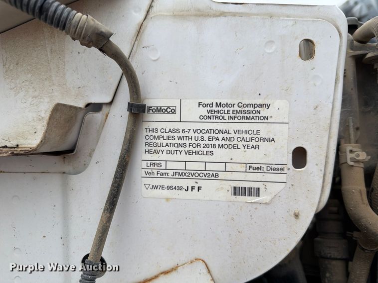 image for item FH6420 2018 Ford F750 Super Duty Ext. Cab utility / service truck