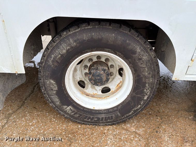 image for item FH6420 2018 Ford F750 Super Duty Ext. Cab utility / service truck