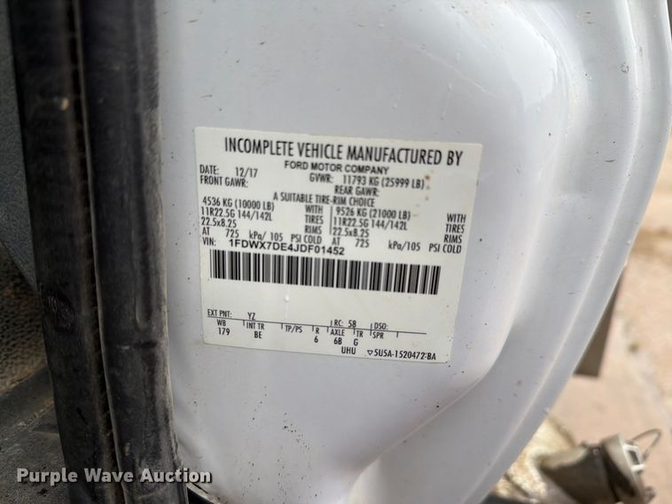 image for item FH6420 2018 Ford F750 Super Duty Ext. Cab utility / service truck