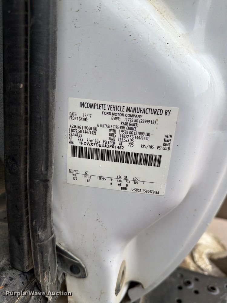 image for item FH6420 2018 Ford F750 Super Duty Ext. Cab utility / service truck