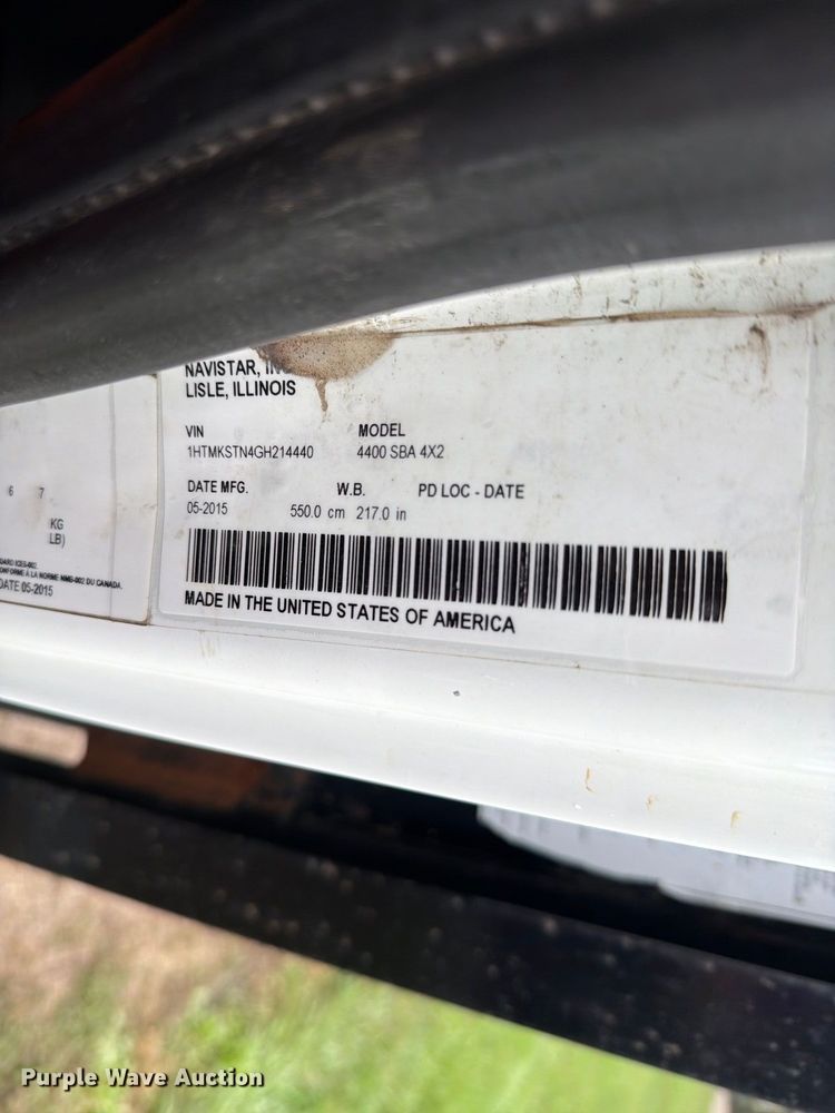 image for item FH6421 2016 International 4400 flatbed truck