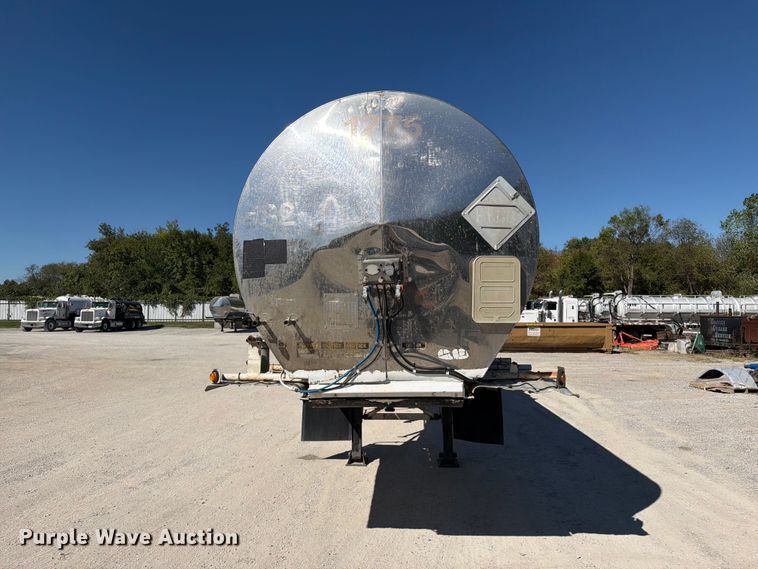 image for item FI0447 1988 Sunshine Stainless Tank & Equip tank trailer