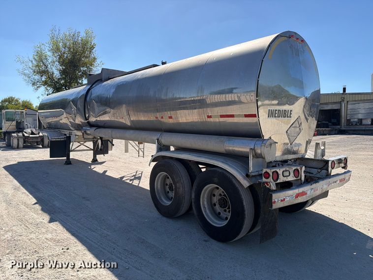 image for item FI0447 1988 Sunshine Stainless Tank & Equip tank trailer