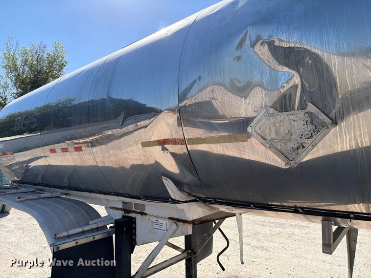 image for item FI0447 1988 Sunshine Stainless Tank & Equip tank trailer