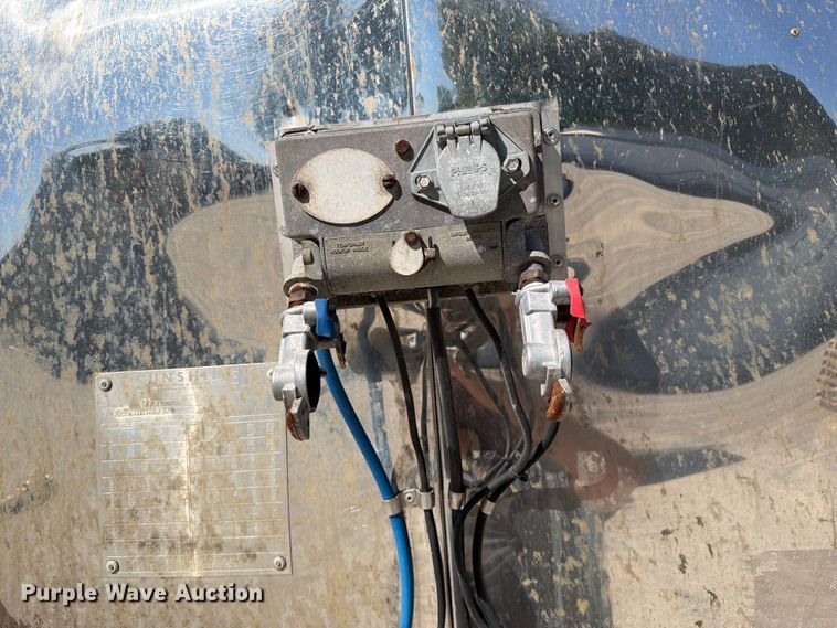 image for item FI0447 1988 Sunshine Stainless Tank & Equip tank trailer