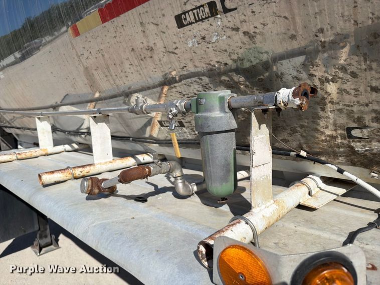 image for item FI0447 1988 Sunshine Stainless Tank & Equip tank trailer