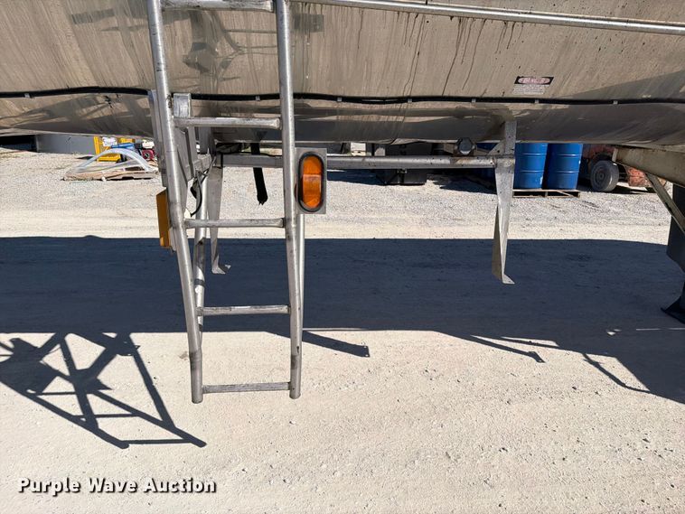 image for item FI0447 1988 Sunshine Stainless Tank & Equip tank trailer