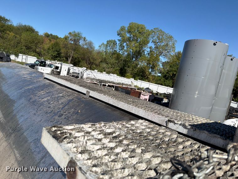 image for item FI0447 1988 Sunshine Stainless Tank & Equip tank trailer
