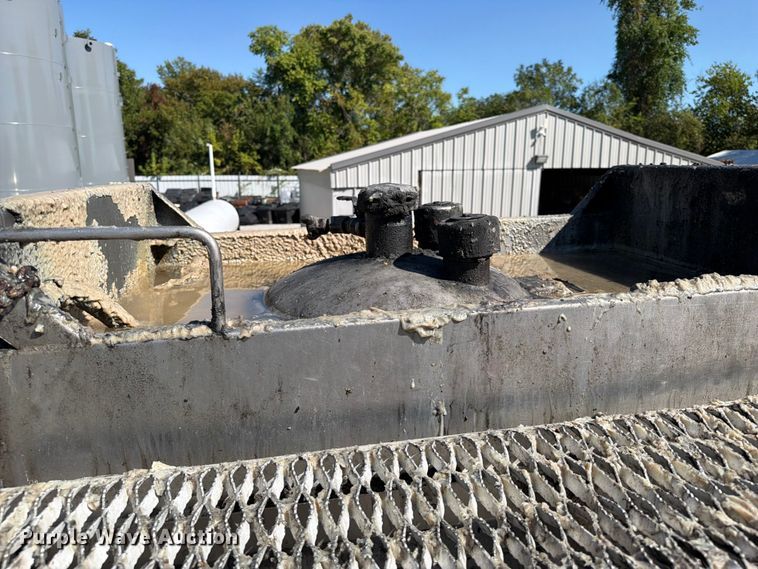 image for item FI0447 1988 Sunshine Stainless Tank & Equip tank trailer