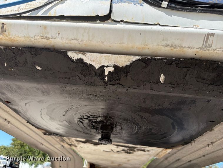 image for item FI0447 1988 Sunshine Stainless Tank & Equip tank trailer
