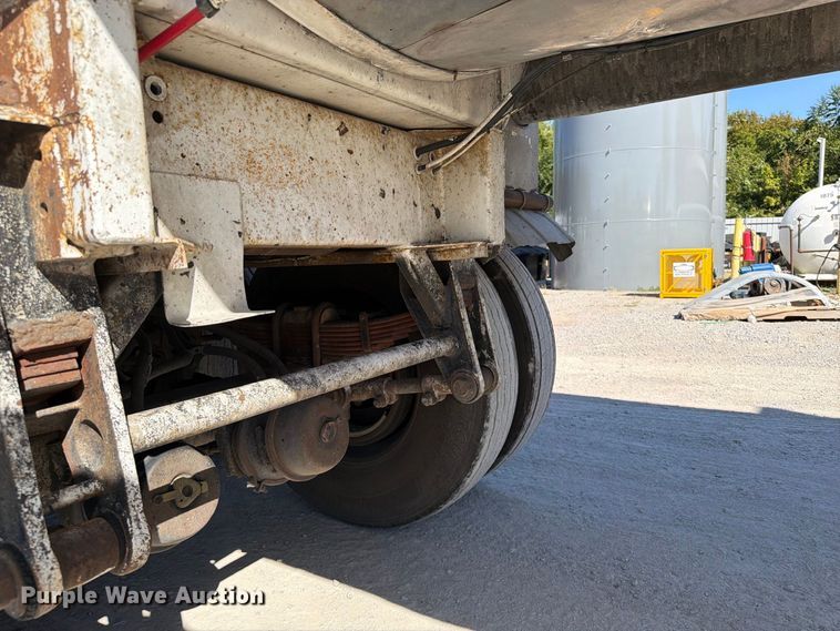 image for item FI0447 1988 Sunshine Stainless Tank & Equip tank trailer