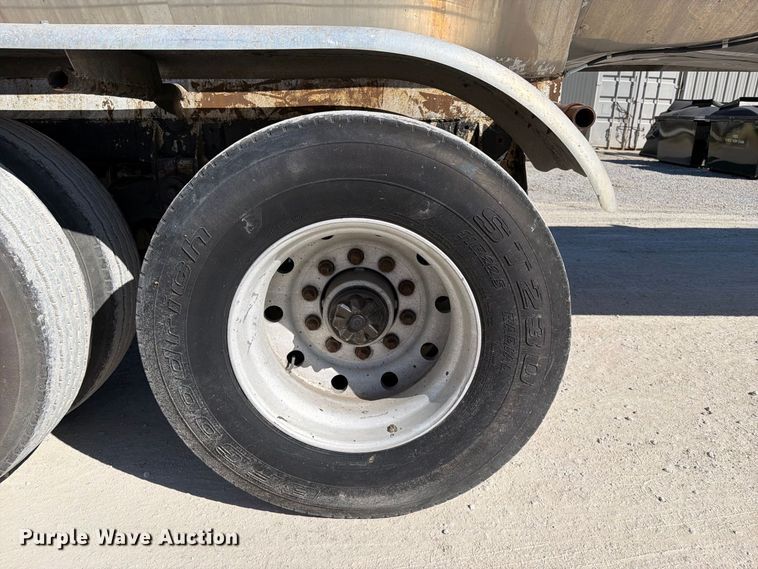 image for item FI0447 1988 Sunshine Stainless Tank & Equip tank trailer