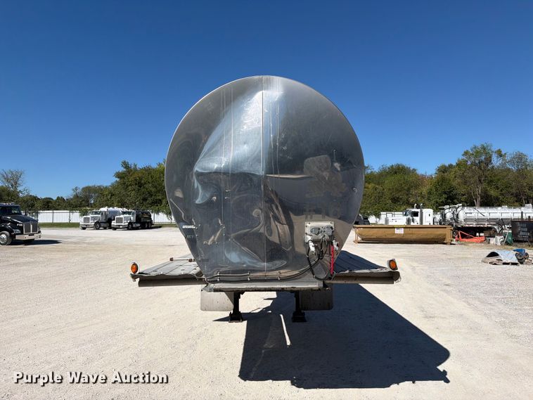image for item FI0448 1986 Polar Tank Trailer tank trailer
