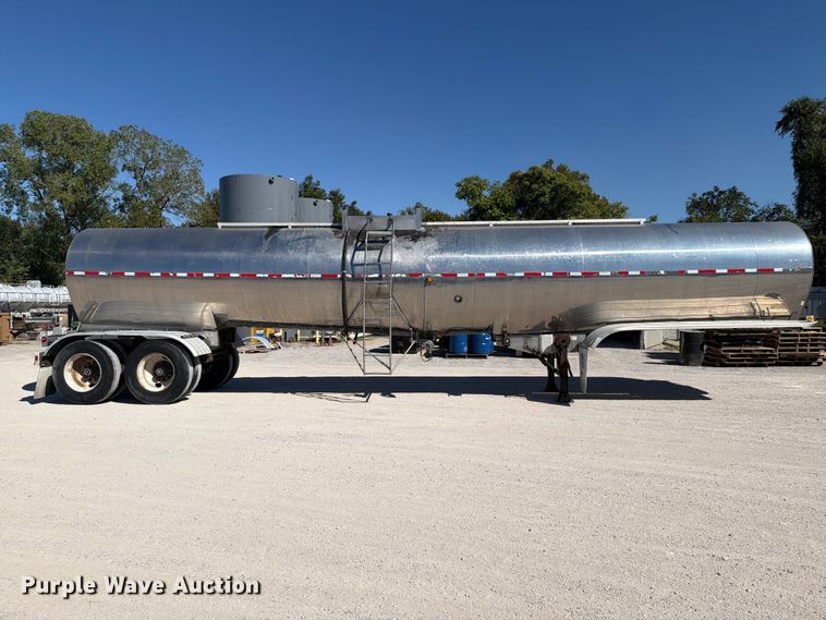image for item FI0448 1986 Polar Tank Trailer tank trailer