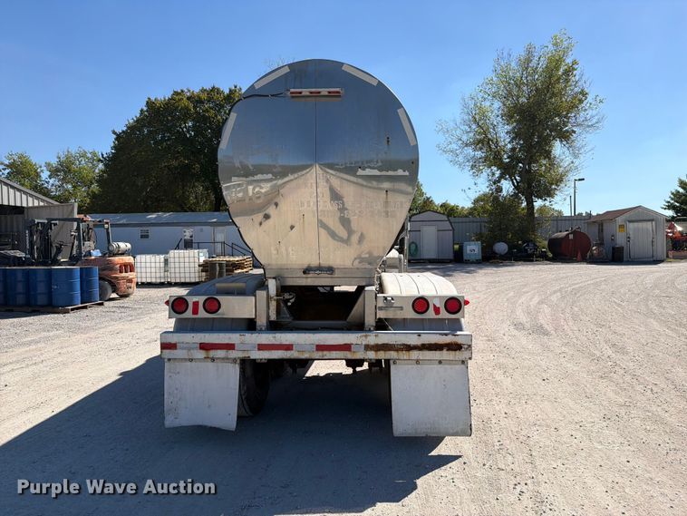 image for item FI0448 1986 Polar Tank Trailer tank trailer