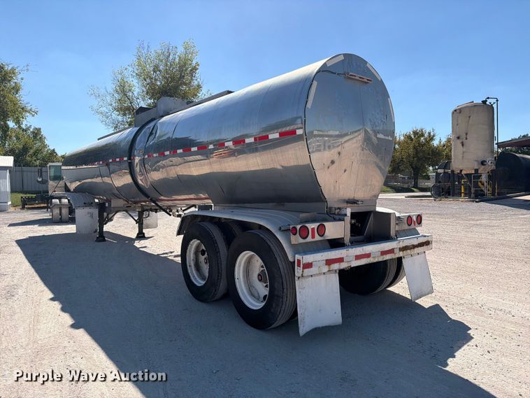 image for item FI0448 1986 Polar Tank Trailer tank trailer