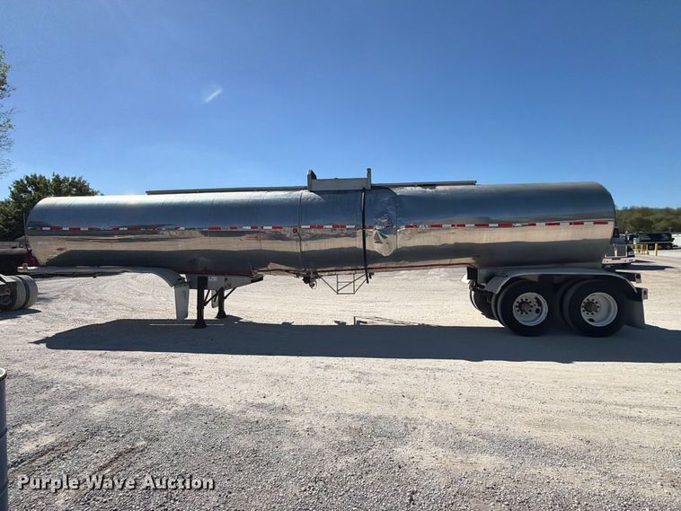 image for item FI0448 1986 Polar Tank Trailer tank trailer