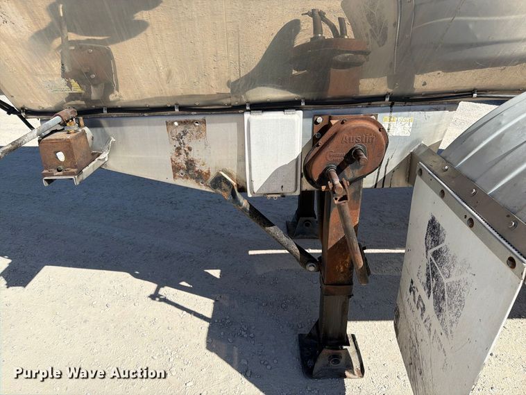image for item FI0448 1986 Polar Tank Trailer tank trailer