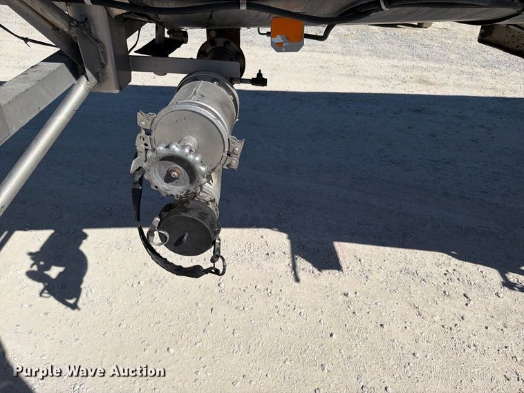 image for item FI0448 1986 Polar Tank Trailer tank trailer
