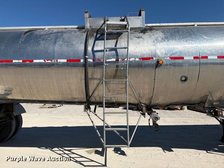 image for item FI0448 1986 Polar Tank Trailer tank trailer