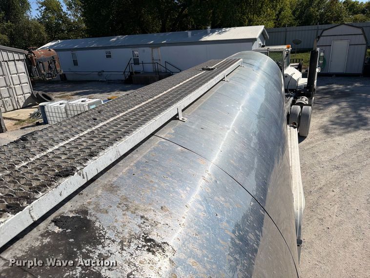 image for item FI0448 1986 Polar Tank Trailer tank trailer