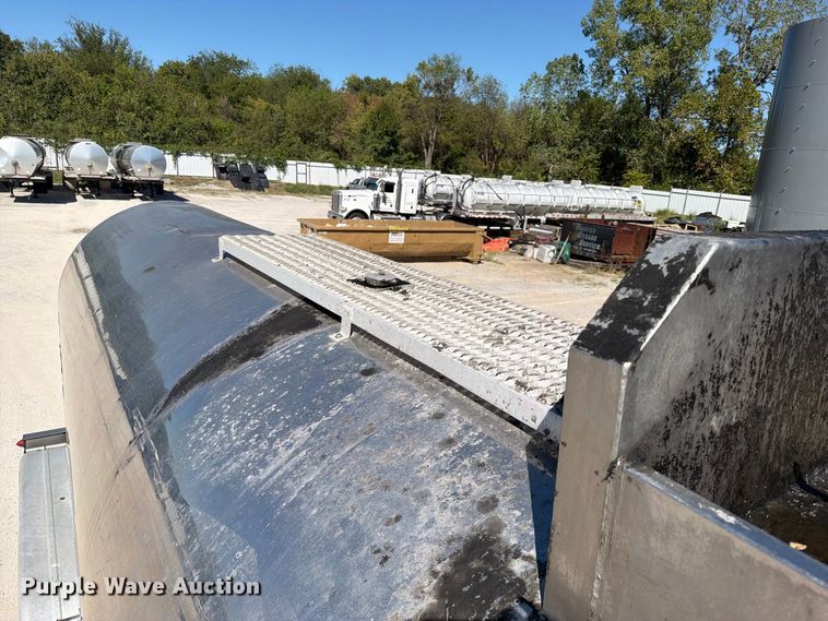 image for item FI0448 1986 Polar Tank Trailer tank trailer