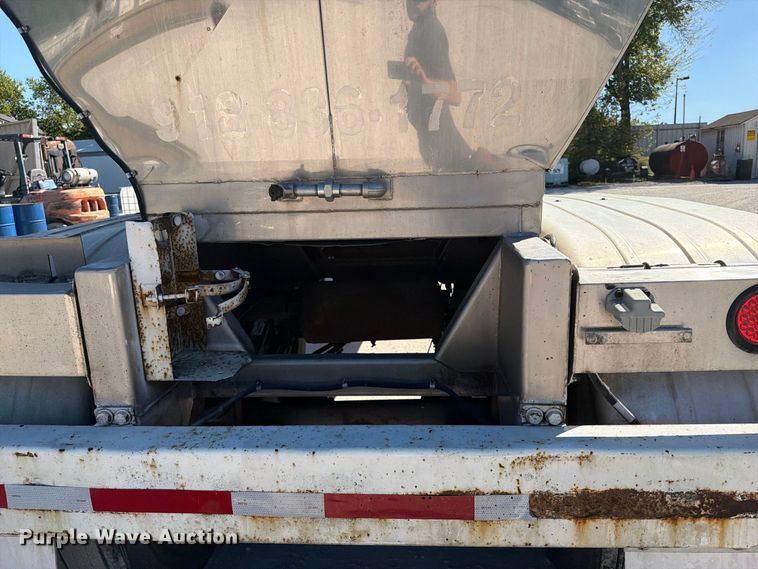 image for item FI0448 1986 Polar Tank Trailer tank trailer