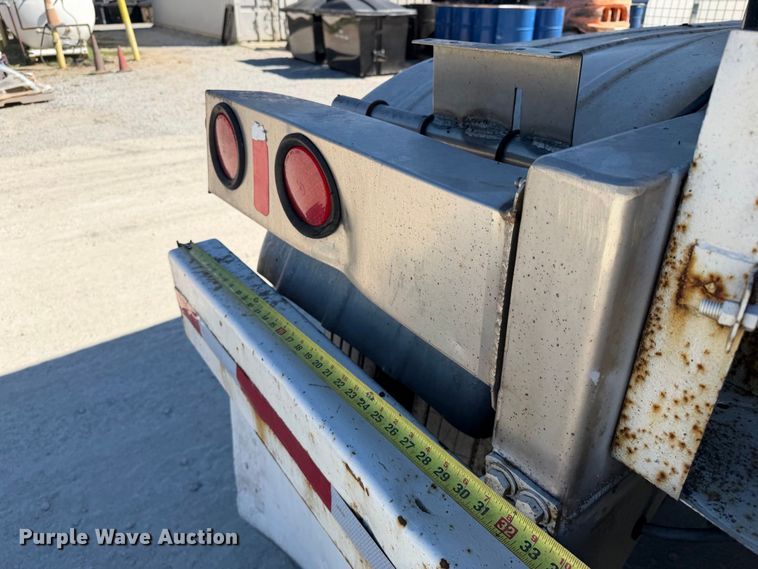 image for item FI0448 1986 Polar Tank Trailer tank trailer