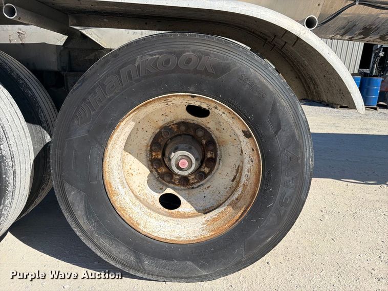 image for item FI0448 1986 Polar Tank Trailer tank trailer