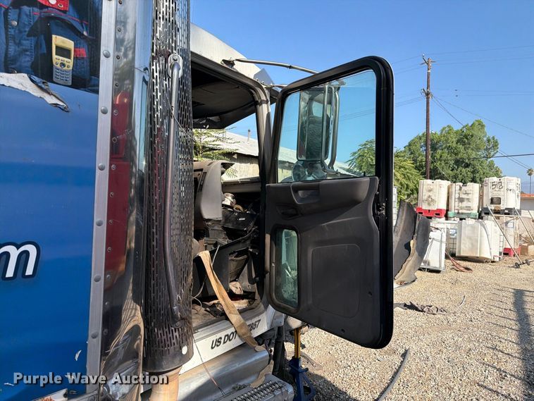 image for item FI2027 2016 Peterbilt 330 fuel / lube truck