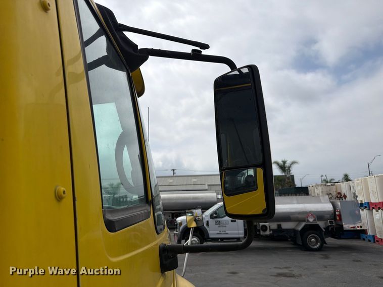 image for item FI2028 2011 International LA627 fuel truck