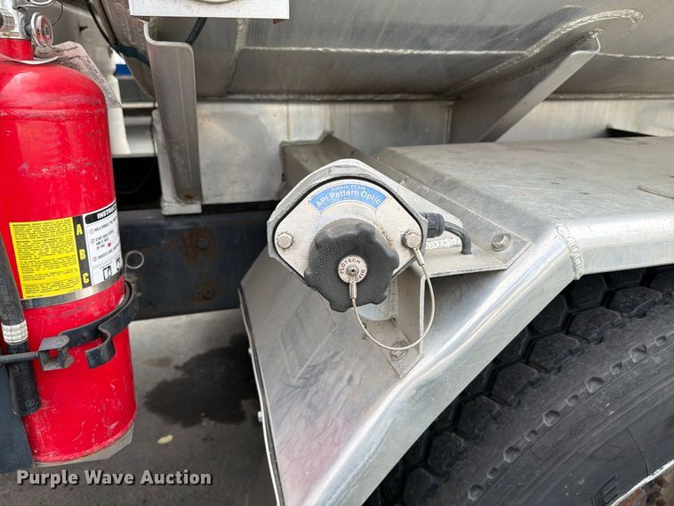 image for item FI2028 2011 International LA627 fuel truck
